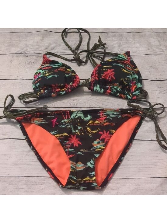 Hurley Other - Hurley bikini size small ?